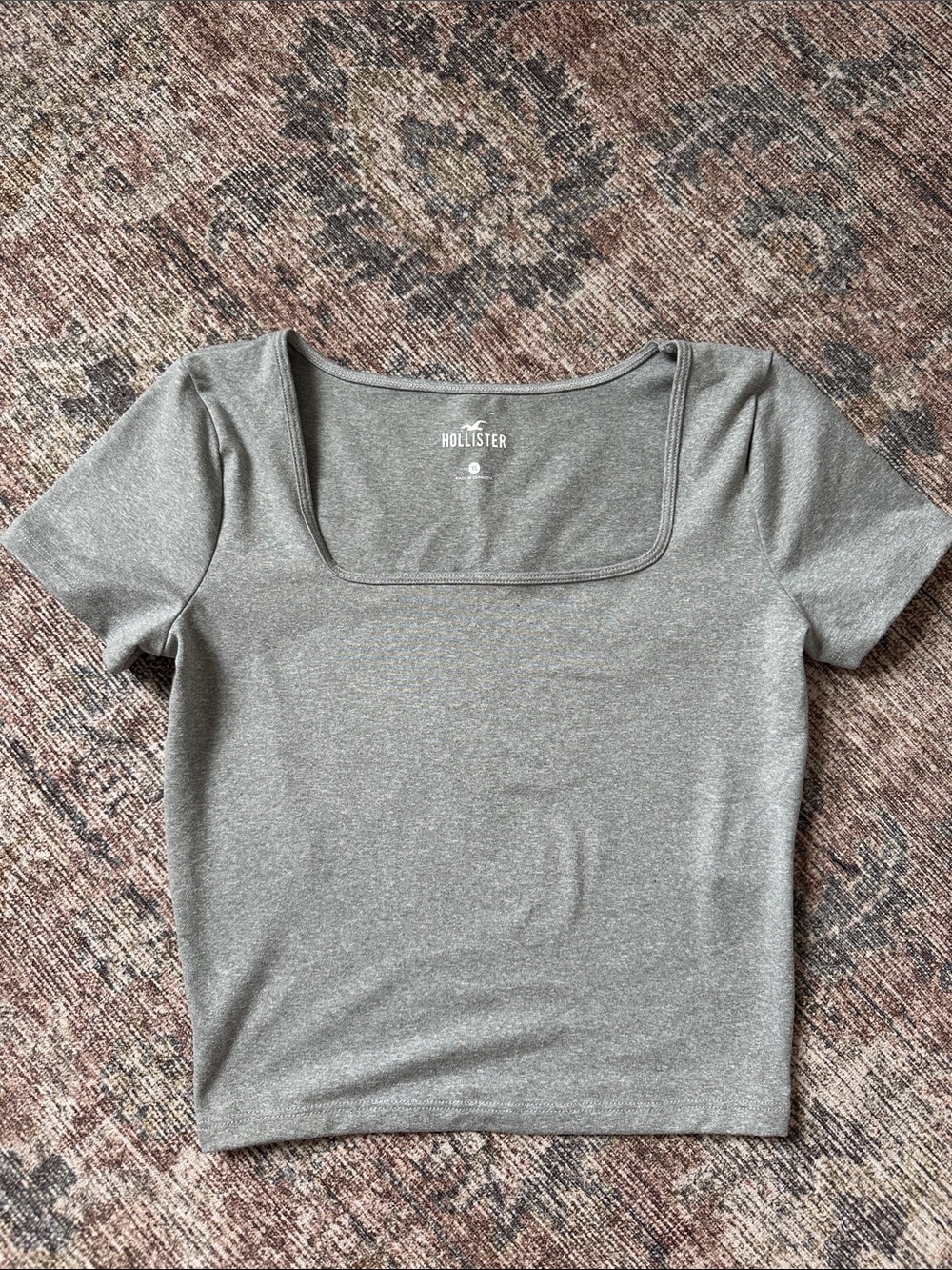 Hollister Heather Gray Square Neck Short Sleeve Tee